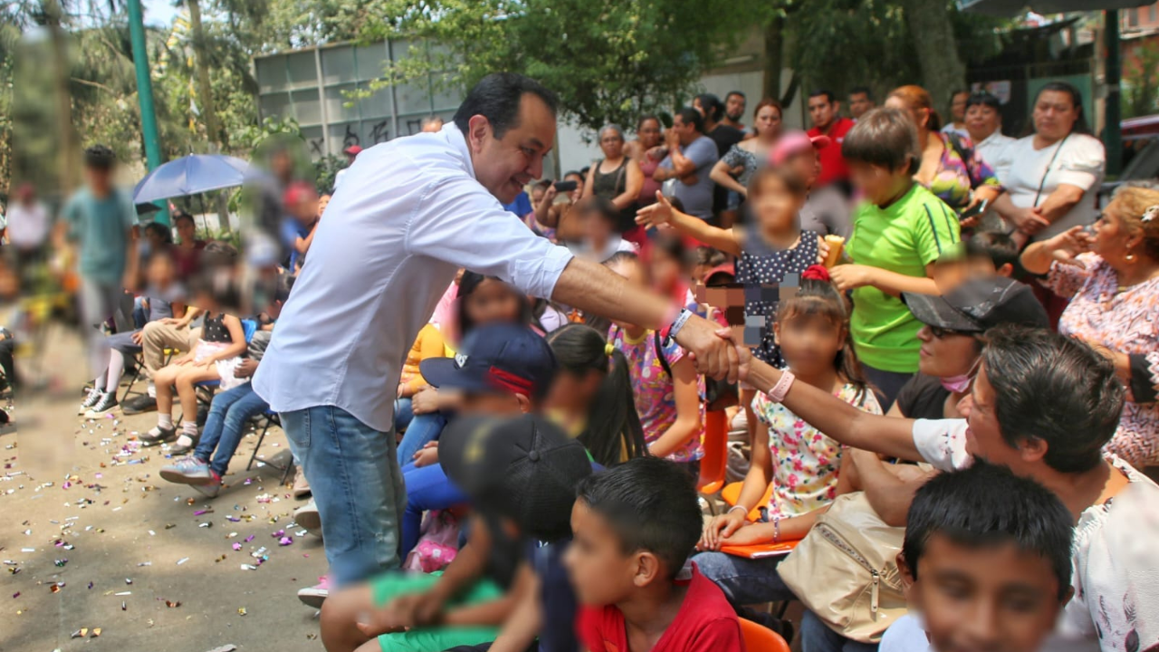 américo zuñiga martínez candidatoa diputado fdereal por Xalapa PAN PRI PRD